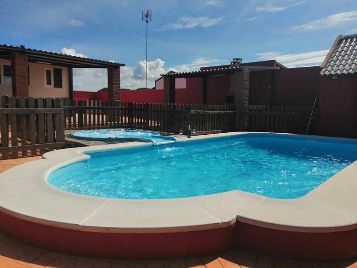 Bungalow 'Mis Niñas 2' con piscina privada, Wi-Fi y aire acondicionado in Conil de la Frontera, Costa de la Luz