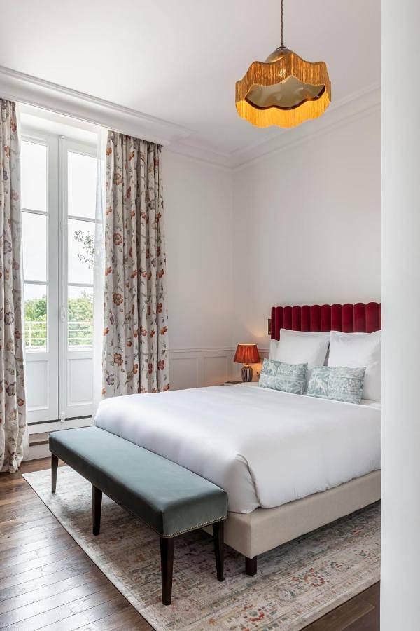 Hôtel pour 2 personnes, avec jardin ainsi que piscine et vue, animaux acceptés à Saint-Estèphe - 2