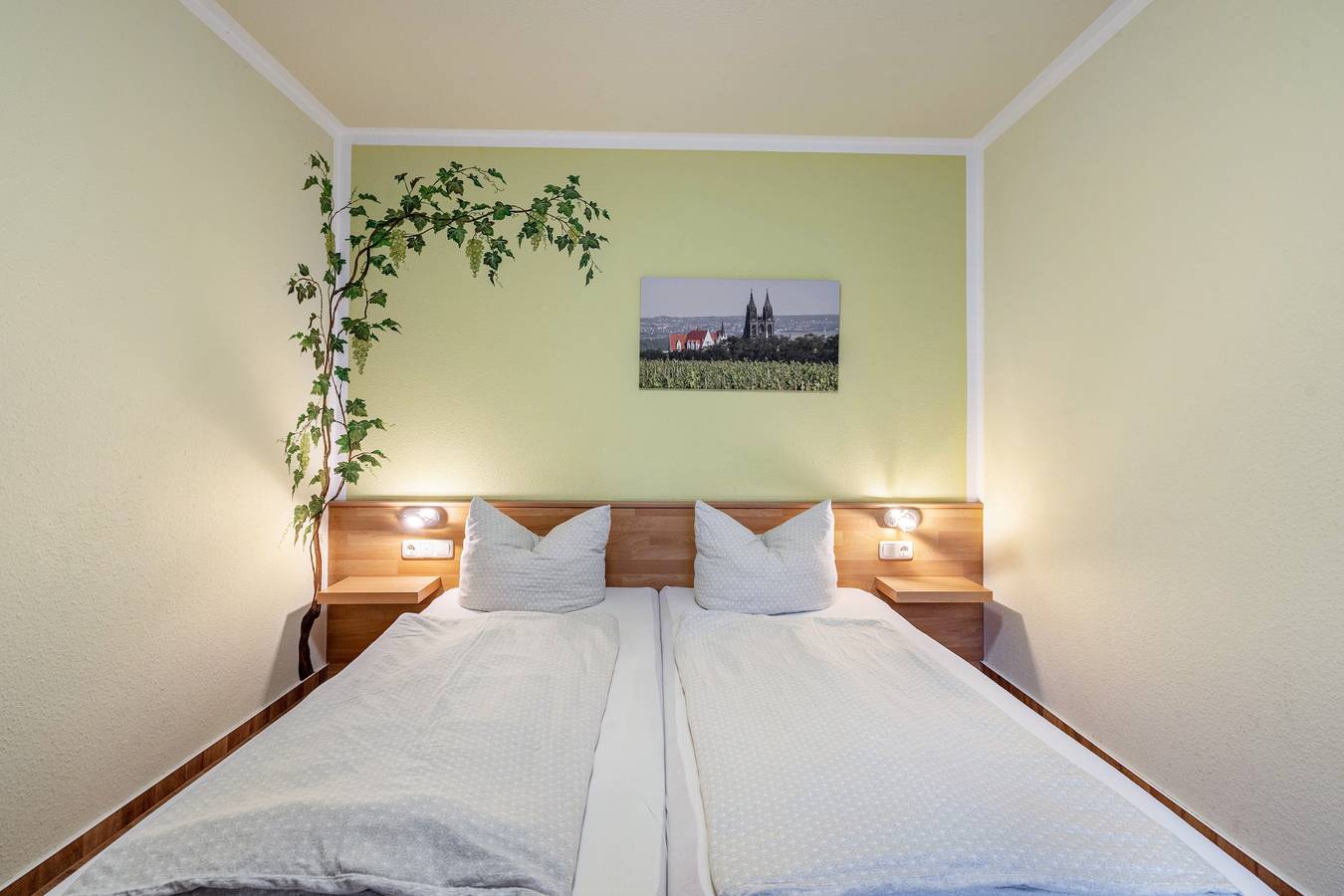 Zimmer 'Doppelzimmer 1' mit Gemeinschaftsterrasse und Wi-Fi in Meißen, Meißen Region