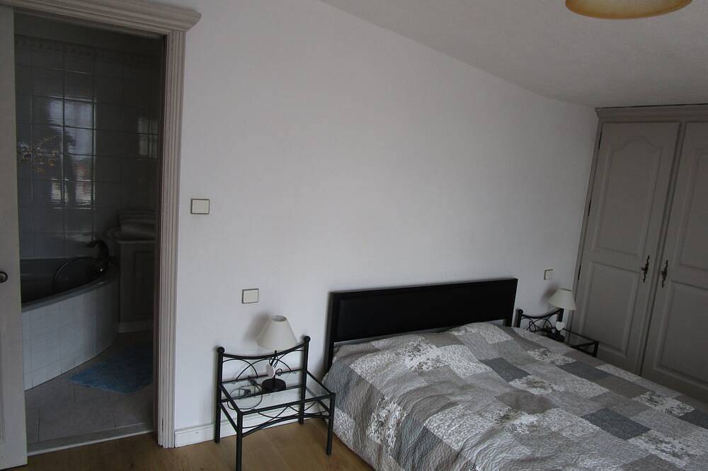 Villa Provencale 6/8 personnes in Saint-Laurent-du-Var, Région de Cannes