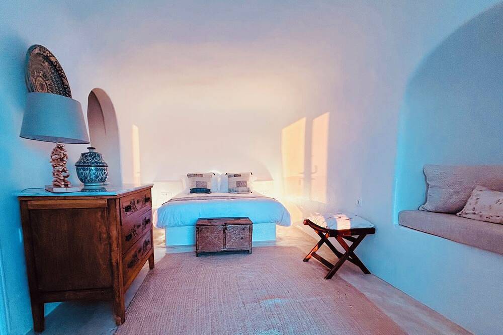 Unglaubliche Aussicht auf die Caldera! Voller Sonnenuntergang, privat, geräumig - im Herzen von Oia in Ormos Ammoudiou, Oia