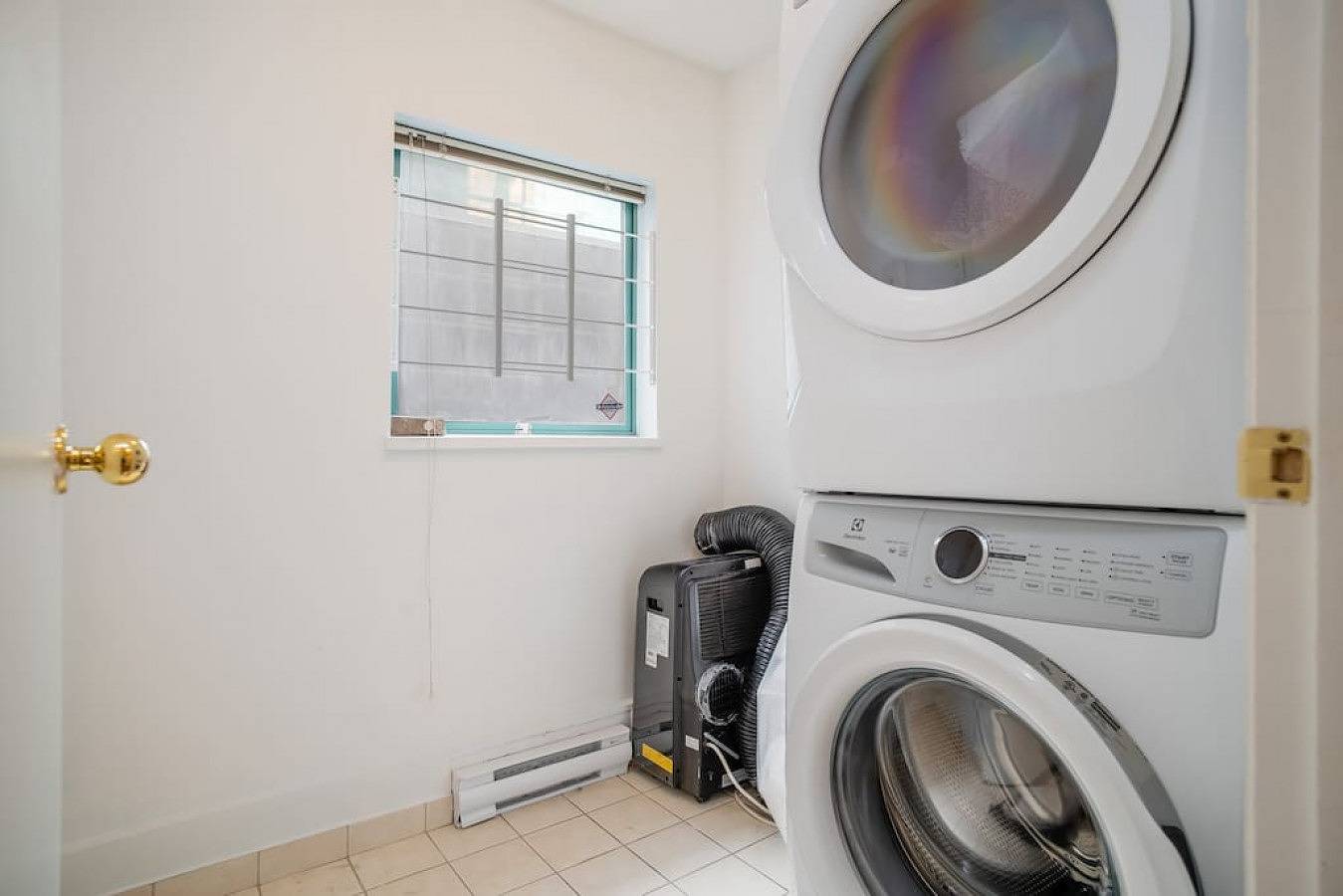 Entire apartment, East Van spacious 3bed 2bath in Vancouver, British Columbia