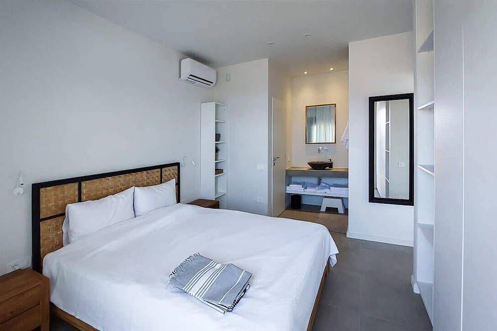 Villa Anna Summary:
N in Palairos, Etolia-Acarnania