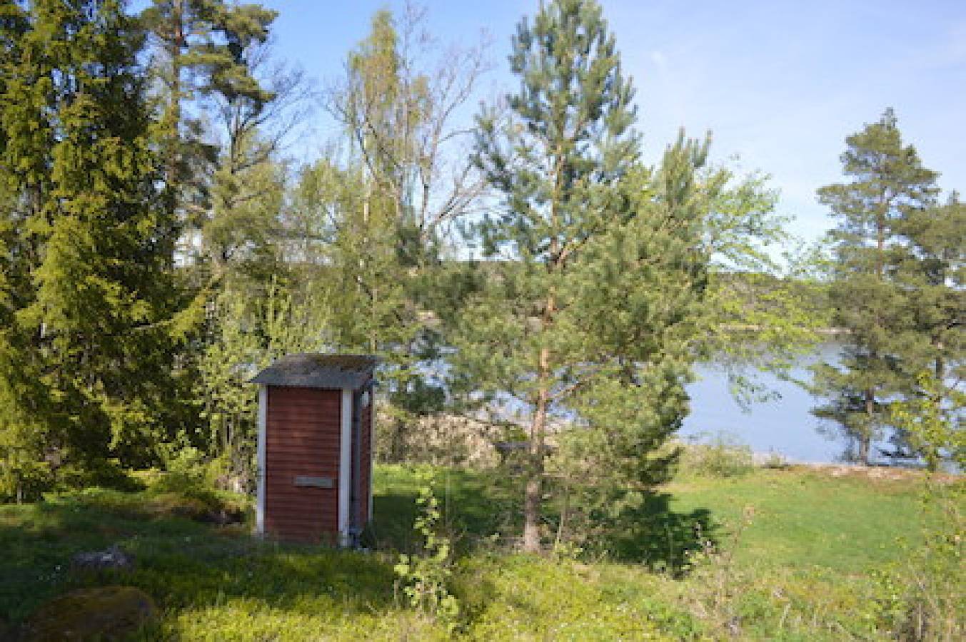 Angler-Ferienhaus 50 Meter vom Wasser in Vikbolandet