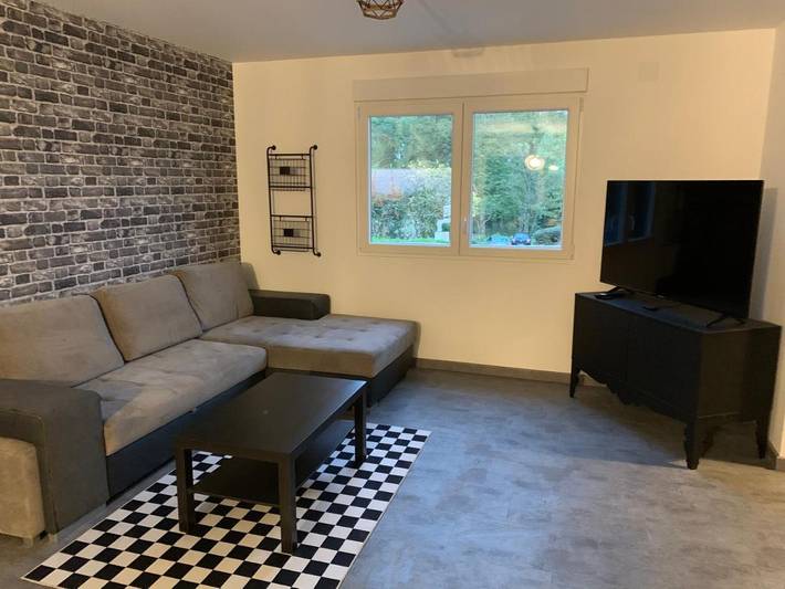 Location de vacances pour 8 personnes, avec Terrasse ainsi que Jardin et Piscine dans Boulay-Moselle - 2