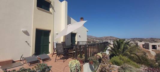 Location de vacances pour 7 personnes, avec bassin pour enfant et jardin, adapté aux familles dans Agia Pelagia