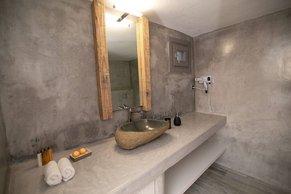 Elite Santorini Villa | Aegean Melody Suites | 1 Schlafzimmer | Beheizter Außenwhirlpool | Vlyxada in Santorin