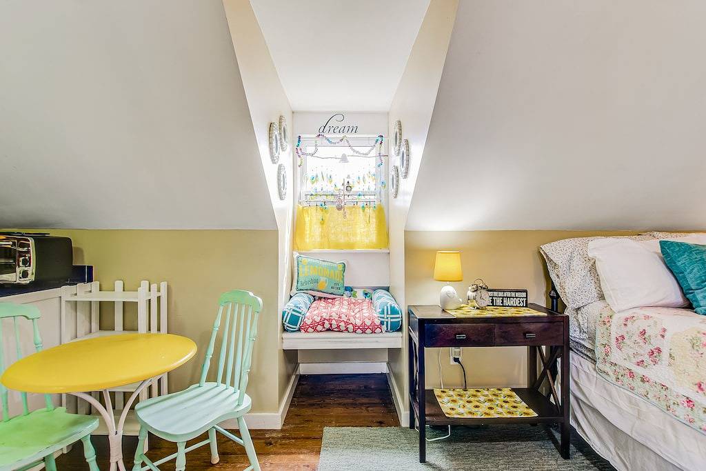 Ganze Wohnung, Historic studio with kitchenette & easy parking - near dining & walk to downtown in Savannah, Chatham County