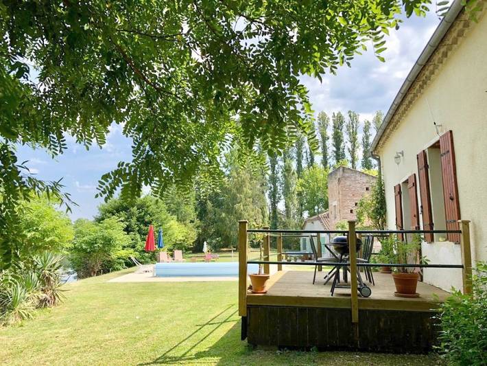 Location de vacances pour 2 personnes, avec vue ainsi que jardin et piscine à Le Temple-sur-Lot - 3