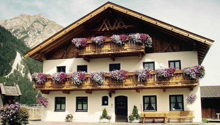 Bauernhaus für 3 Personen, mit Balkon und Ausblick sowie Garten, mit Haustier in Innsbruck und Umgebung