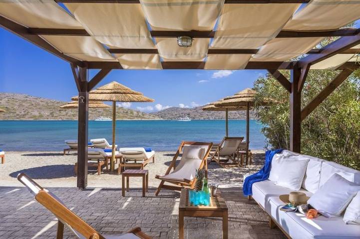 Location de vacances pour 8 personnes, avec jardin ainsi que vue sur l’océan et piscine dans Elounda - 3