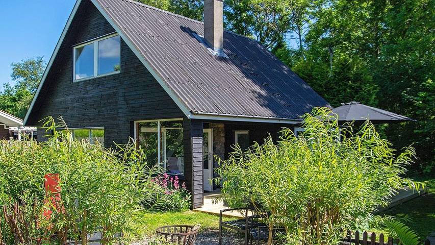 Ferienhaus für 6 Personen, mit Terrasse und Whirlpool in Tårup