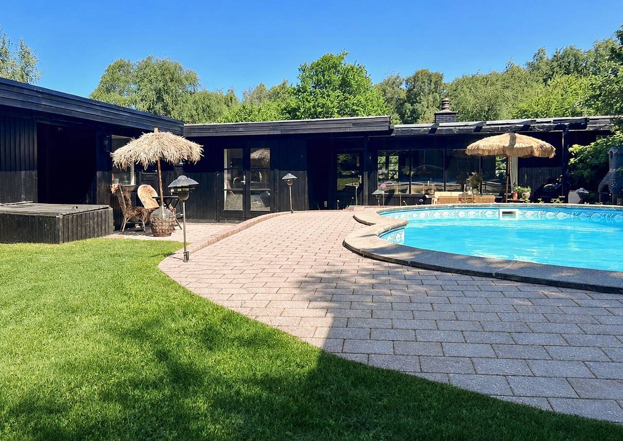 Maison de vacances avec piscine et calme à Vejby, près de Tisvilde in Vejby, Côte de Kattegat