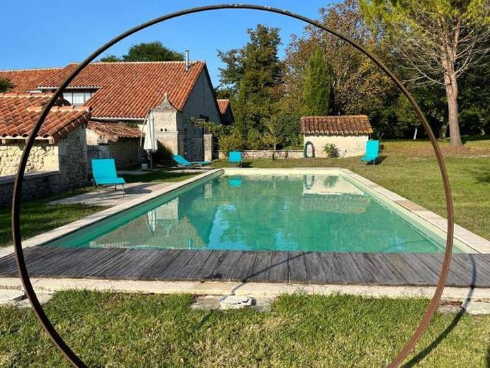 Location de vacances pour 10 personnes, avec terrasse et piscine à Saint-Paul-Lizonne - 2