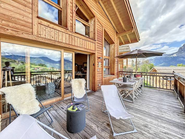 Gîte pour 10 personnes, avec terrasse ainsi que jacuzzi et piscine à Combloux - 2