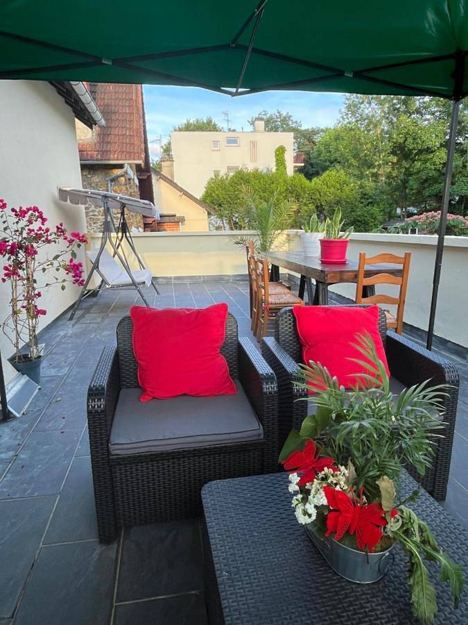 Location de vacances pour 6 personnes, avec Terrasse ainsi que Jardin et Vue à Montgeron