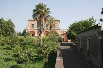 Gîte pour 2 personnes, avec piscine ainsi que terrasse et jardin, animaux acceptés à Acireale