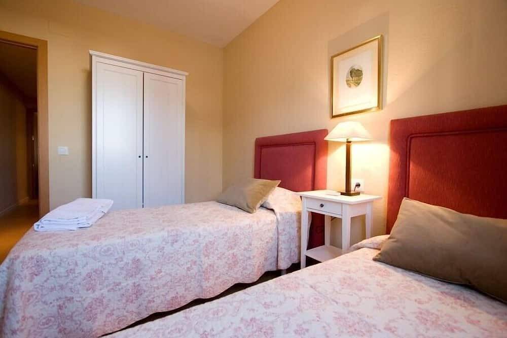 Apartamento entero, Macarena Flat  7 pax 3 dormitorios 2 baños a 10 minutos del centro in Casco Antiguo, Sevilla