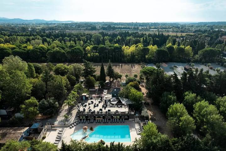 Camping für 8 Personen, mit Terrasse, mit Haustier in Südfrankreich - 2