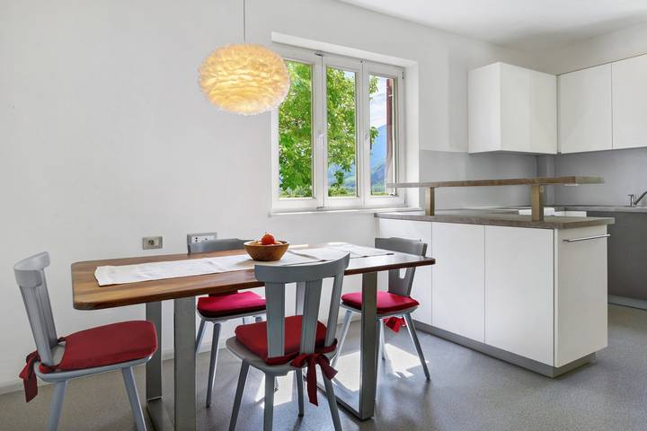 Entire apartment, Apartment 'Gerwies' with Mountain View and Private Garden in Branzoll, Fleimstaler Alpen