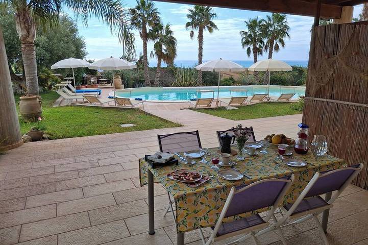Villa pour 5 personnes, avec jardin et piscine - 1