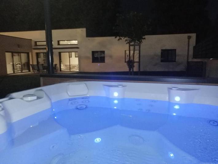 Appartement de vacances pour 2 personnes, avec jardin et jacuzzi