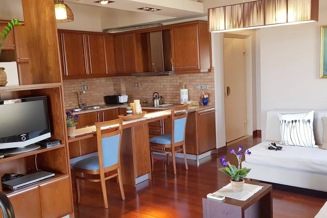 Appartement entier, Double View Apartment in Agia Marina, Région de la Canée