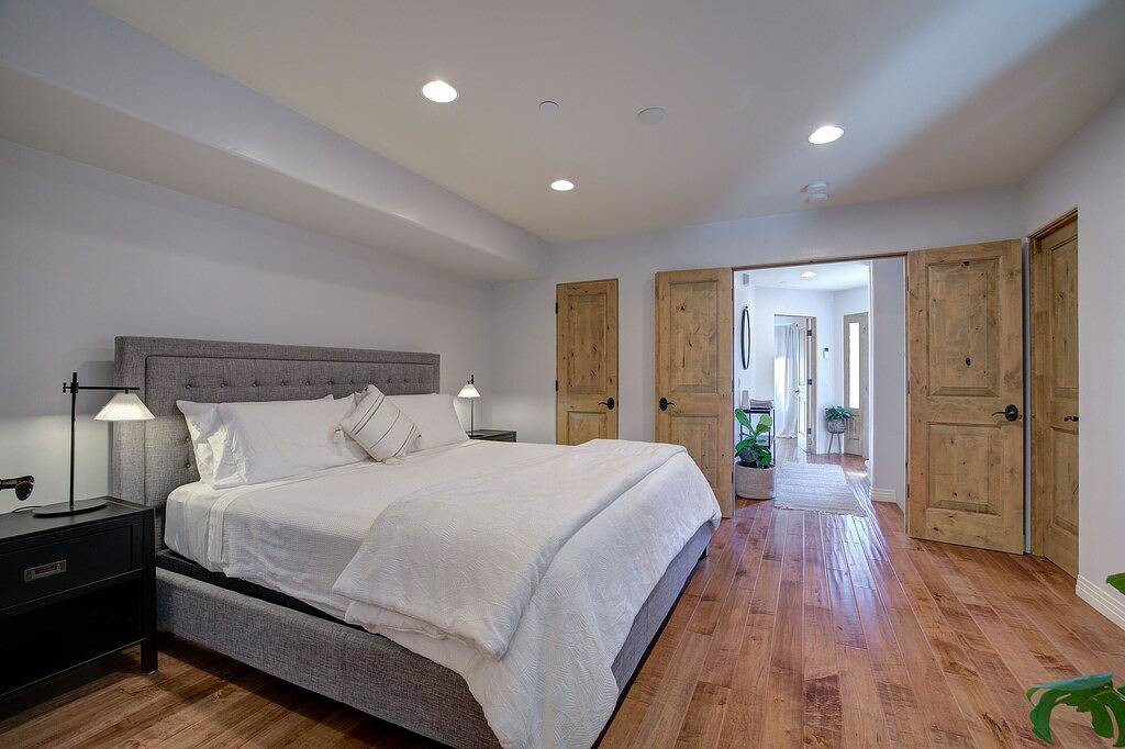 Walk to the Beach/Rooftop Deck with Views/7 beds- 2 Kings/ A/C in Encinitas, San Diego County