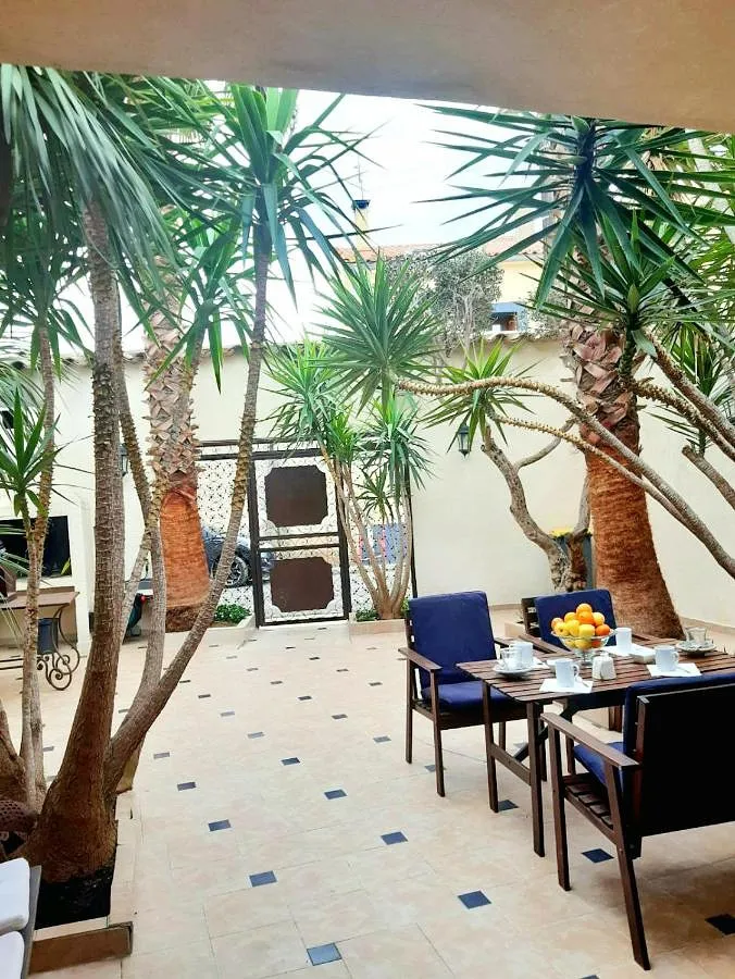 Apartamento de vacaciones para 4 personas, con vistas además de terraza y jardín - 1