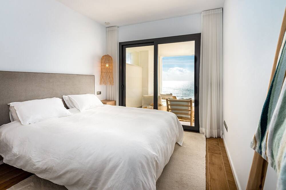 Hel lejlighed, Apartment overlooking the sea and Golf Links La Hacienda in Playa de La Alcaidesa, San Roque