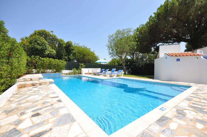 Ferienhaus für 4 Personen, mit Balkon/Terrasse und Garten in Quarteira - 2