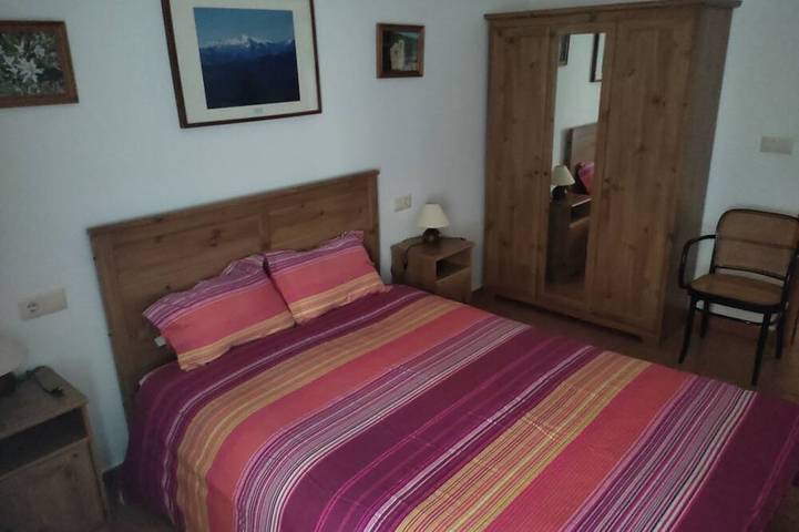 Gîte pour 6 personnes, avec piscine à Biescas - 4