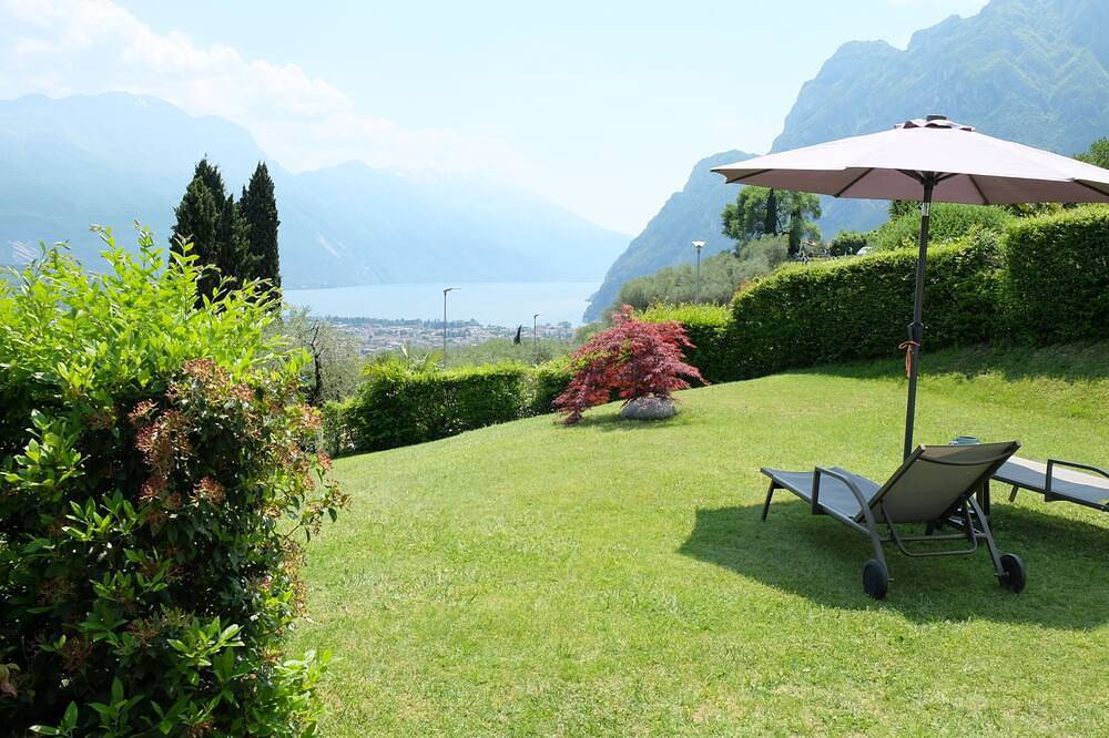 Ganze Wohnung, Tenno - Arco - Riva zwischen zwei Seen und Zwischen Zwei Schlösser ... Green Panorama Wifi und Bbq in Gavazzo, Tenno