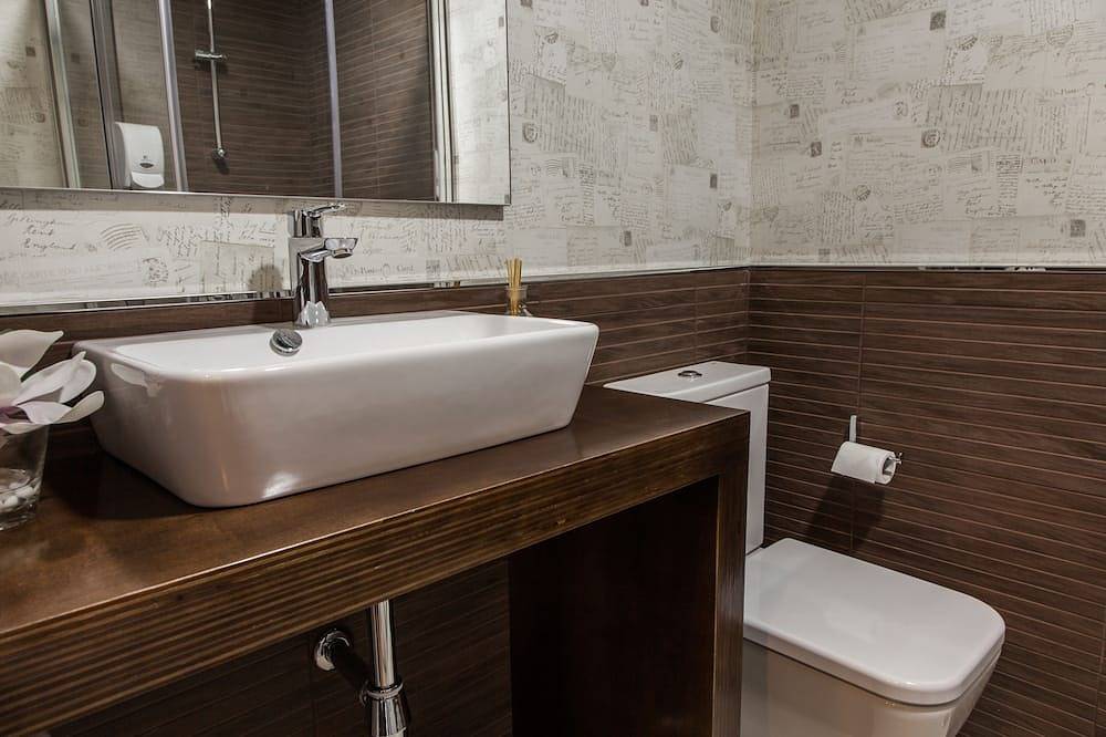 Entire apartment, Study at 3 min. walking to the cathedral - garden terrace wifi elevator - 2A in Santiago de Compostela, La Coruña Province