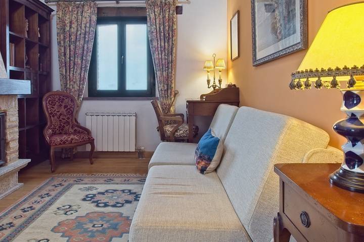 Casa Rural 'La Majada De Peñacorada Ii' with Mountain Views, Pool & Wi-Fi in Cistierna, Kantabriska Bergen
