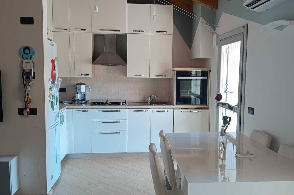 Ganze Wohnung, Abby's House - Milan Hub – Stylish Central Apartment Near the Station in Centro (Gallarate), Gallarate
