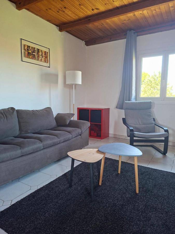 Gîte pour 4 personnes, avec jardin et terrasse, animaux acceptés à Uzès - 2