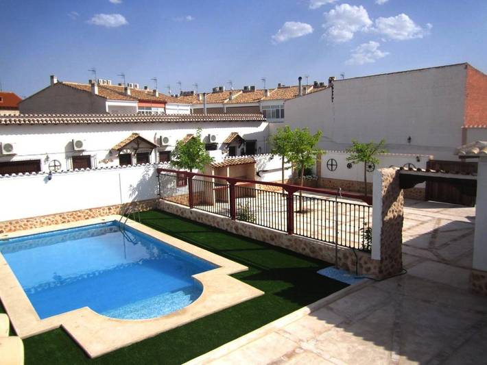 Apartamento para 3 personas, con Balcón y Terraza además de Jardín y Piscina en Almagro