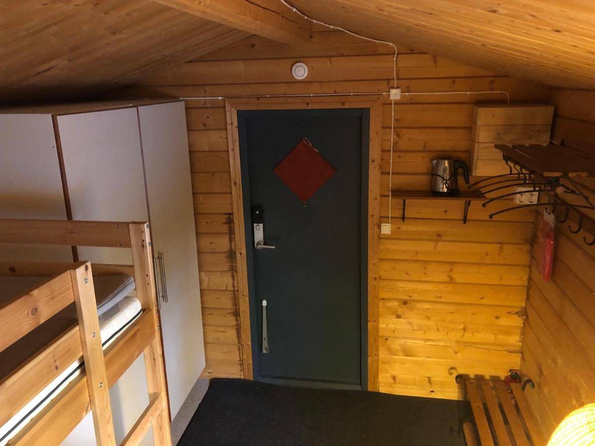 Timber cottages with jacuzzi and sauna near lake Vänern in Vänern