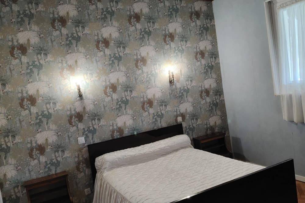 Apartamento entero, Gîte in the heart of a charming village in Rion-des-Landes, Region de Dax