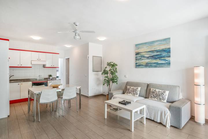Ferienwohnung 'Real' mit privater Terrasse, Gemeinschaftsgarten und WLAN in Playa Blanca, Yaiza