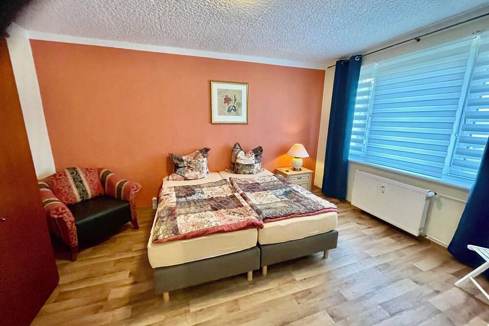 Ganze Wohnung, In 5 Minuten zu Fuß am See / Flüge und Rundflüge mit dem Privatflugzeug in Zwenkau, Zwenkauer See