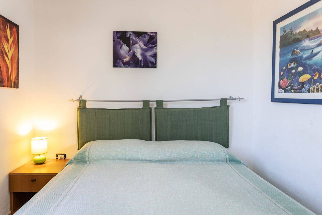 Apartamento entero, Villetta Azalea with garden, 2 bedrooms, Torre Pali in Torre Pali, Salve