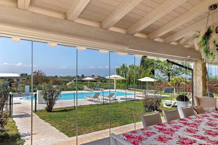 Villa für 9 Personen, mit Whirlpool und Garten sowie Seeblick am Gardasee - 3