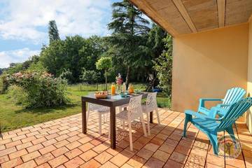 Gîte pour 4 personnes, avec jacuzzi et balcon ainsi que sauna et jardin à Chasné-sur-Illet