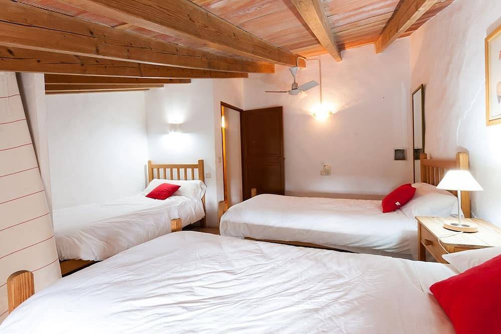 Rural apartment in the center of Mallorca for 2, 4 and 6 people in Sineu, Majorca Center