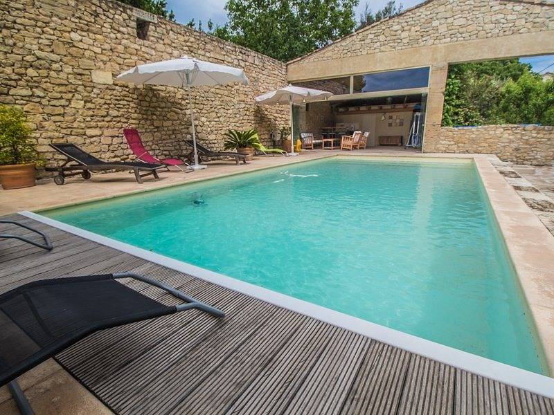 Near Saint-Rémy-de-Provence, air-conditioned farmhouse 10P., heated pool. in Saint-Étienne-du-Grès, Region de Arles
