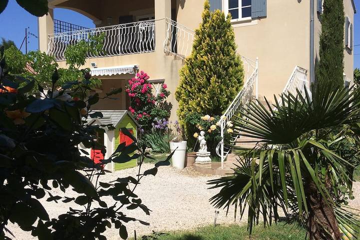 Maison de vacances pour 5 personnes, avec Balcon et Jardin à Sarrians