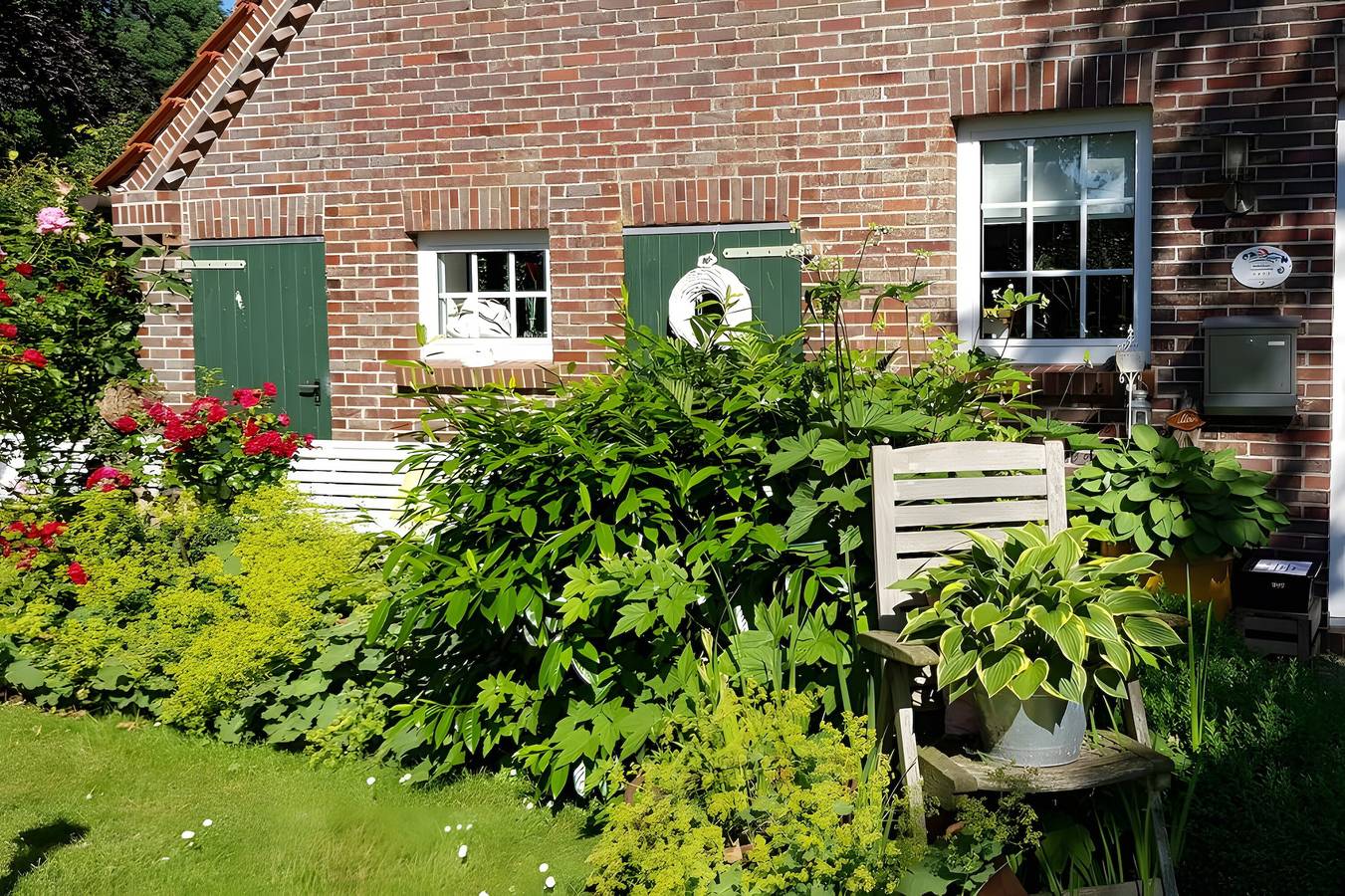 Ganze Wohnung, Fewo 'Frieseneck' mit privater Terrasse und kleinem Garten in Zetel, Nordseeküste