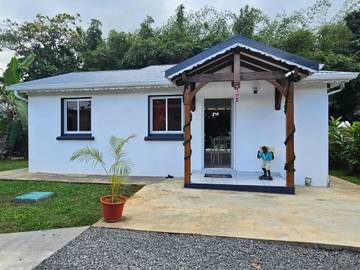Gîte pour 2 personnes, avec terrasse à Lamentin (Guadeloupe)